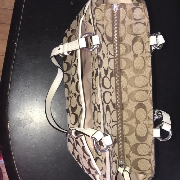 Coach Bag - Picture 3 of 6